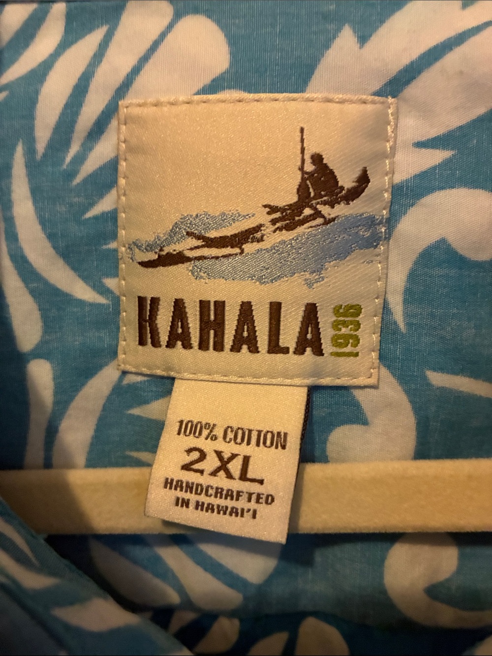 Men's Blue & White Floral Camp Shirt - 2XL AUTHENTIC HAWAIIAN SHIRT
